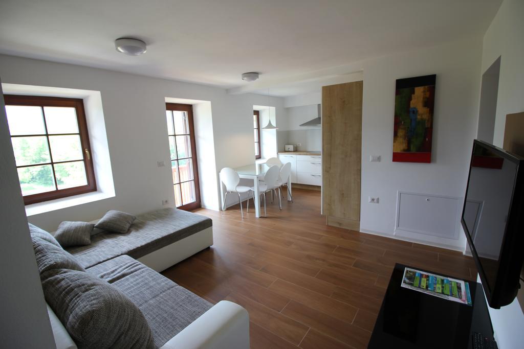 Apartments Pri Jakobu Кобарид Экстерьер фото